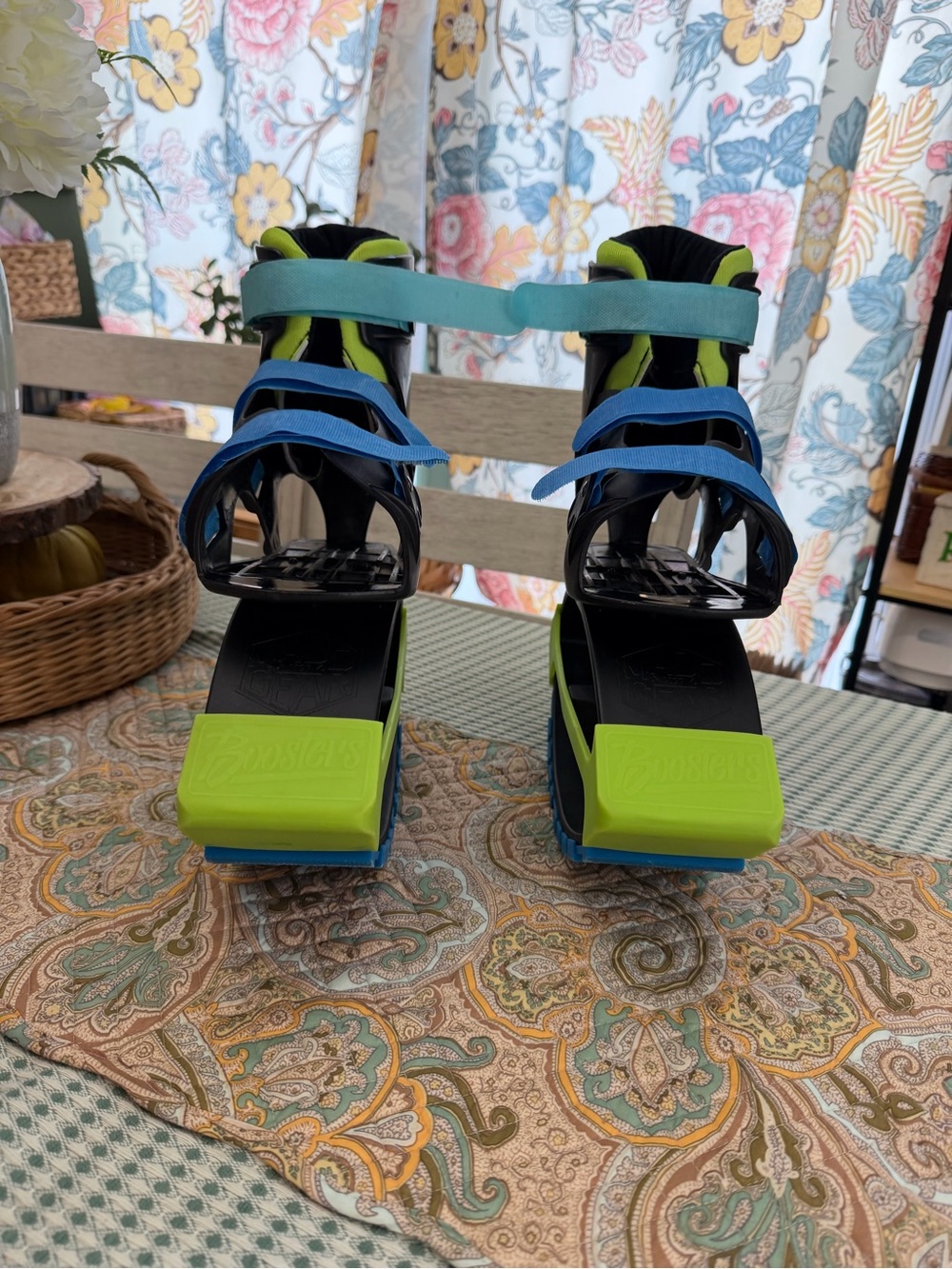 Madd Gear Boosters Bouncing Boots, Blue Rubber Soles Size 3-6 Youth - Picture 11 of 16